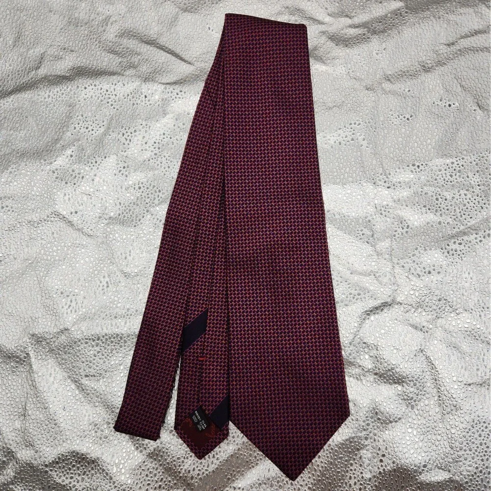 Tie Salvatore Ferragamo Burgundy Basket Weave 100% Silk Necktie Italy Vintage